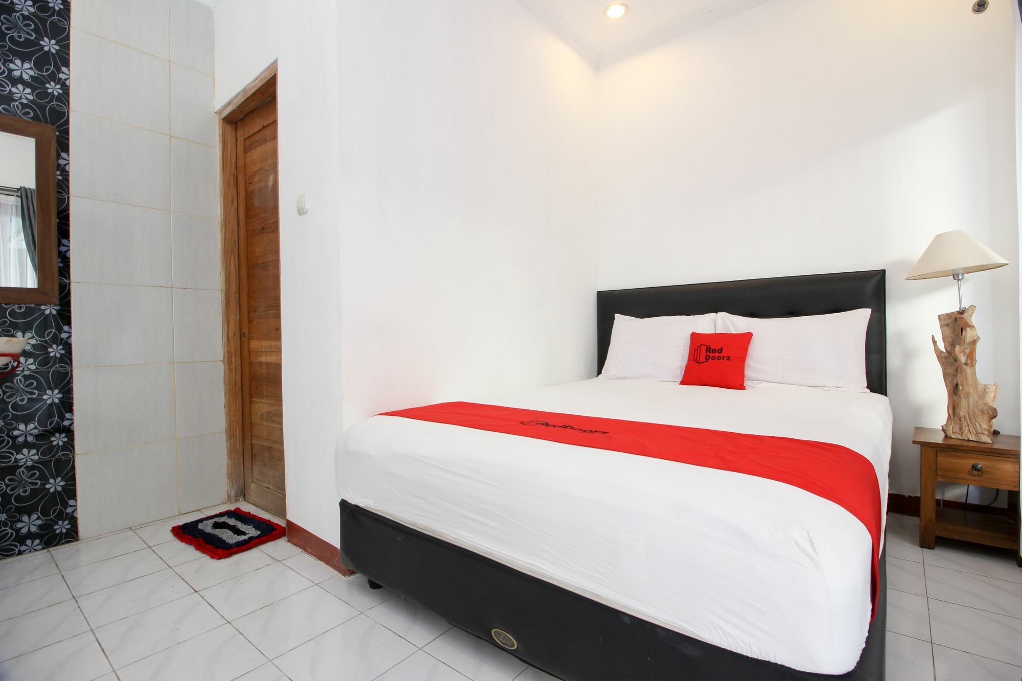 Reddoorz Plus @ Prawirotaman 3 日惹 外观 照片